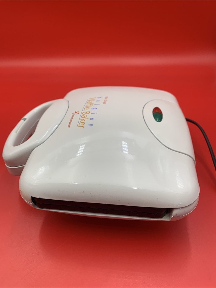 Toastmaster Easy Clean Waffle Baker - TWB2 0220 White Tested Working & Clean