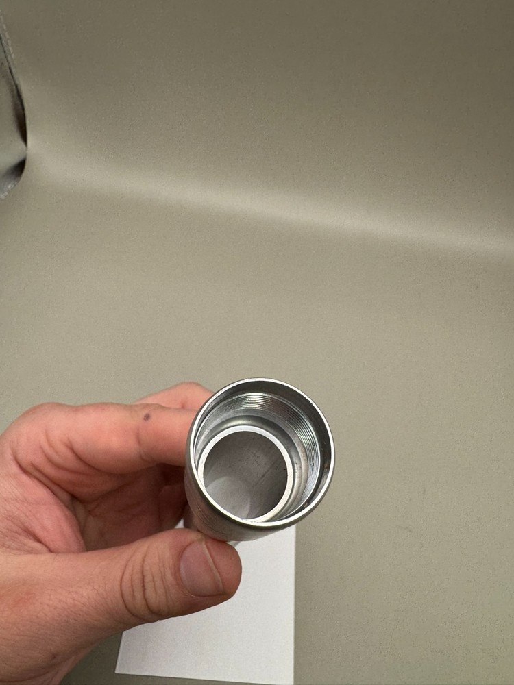 Dye UL Back-Satin Silver 688 Bore AC Thread