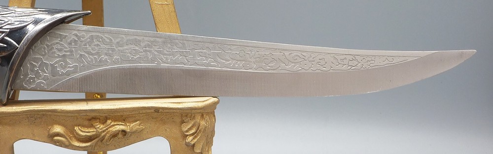 13" Hunter Collectors Wolf Dagger Fixed Blade Knife-Plastic Sheath-Wolves & Flag