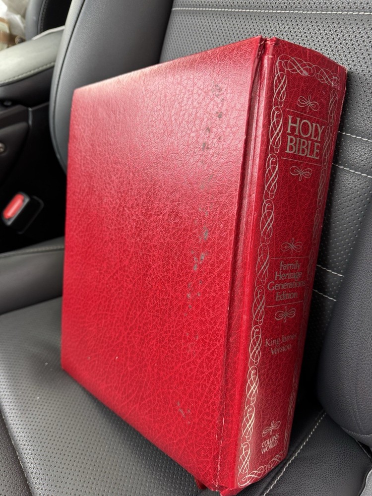 1960‘s Holy Bible In Good Condition