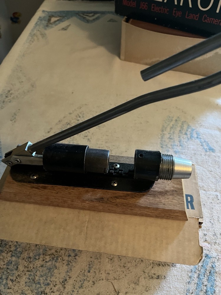 VINTAGE GEM DANDY NUT CRACKER with box