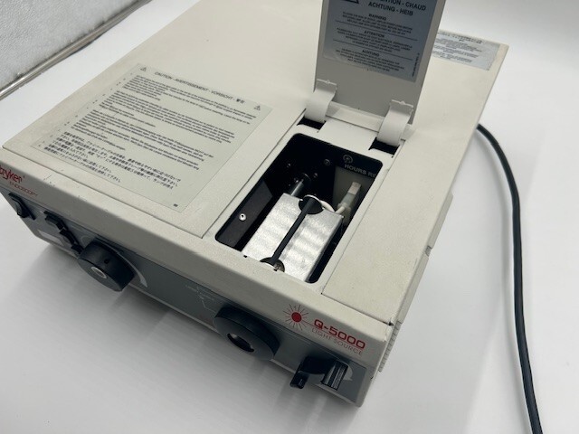 Stryker 220-180-000 Q5000 Light Source