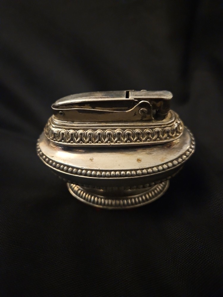 Vintage Ronson Queen Anne Table Lighter
