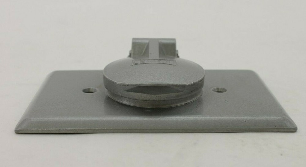 Leviton 4925-2 Single Receptacle Plate