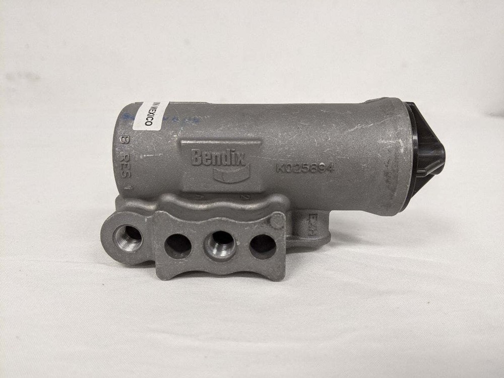 Bendix D2 Adjustable Air Brake Governor - P/N BW 275707