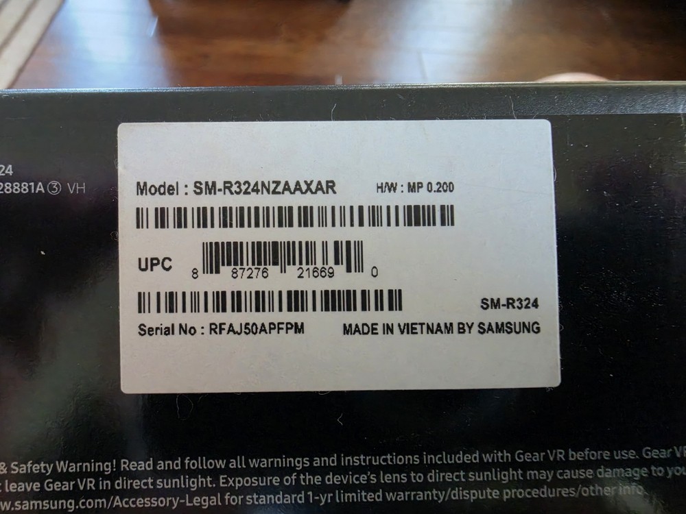 Samsung Gear VR with Controller Powered By Oculus SM-R324