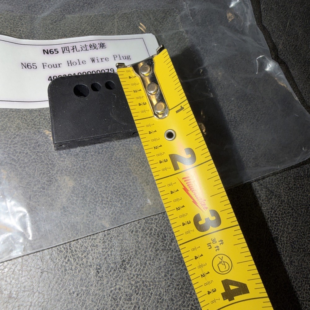 NAVEE N65 FOUR HOLE WIRE PLUG 40020100000079