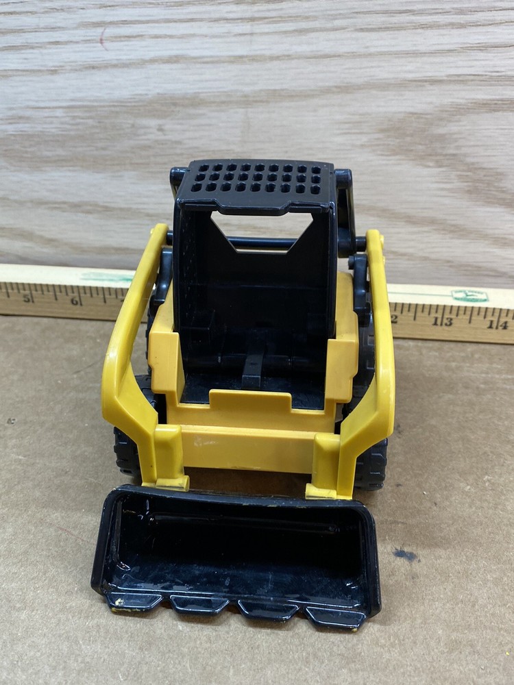 John Deere TOMY 6” Plastic Skid-Steer E0214Q00