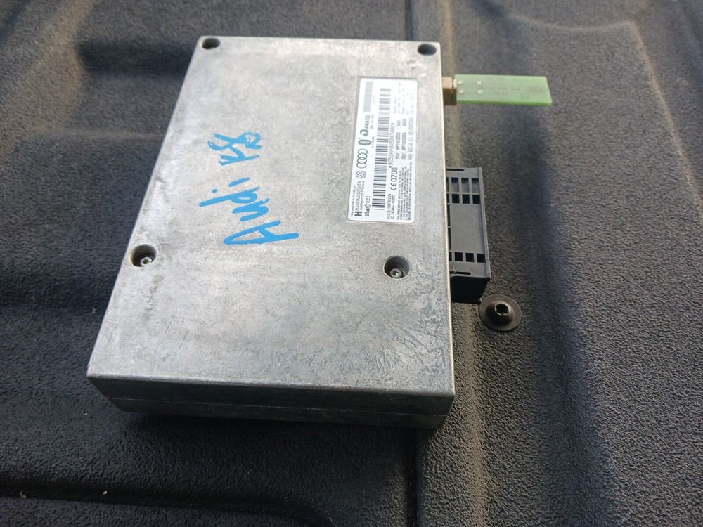 Audi R8 GPS Navigation Control Module Telephone Interface. 8P1 862 336 8P1862336