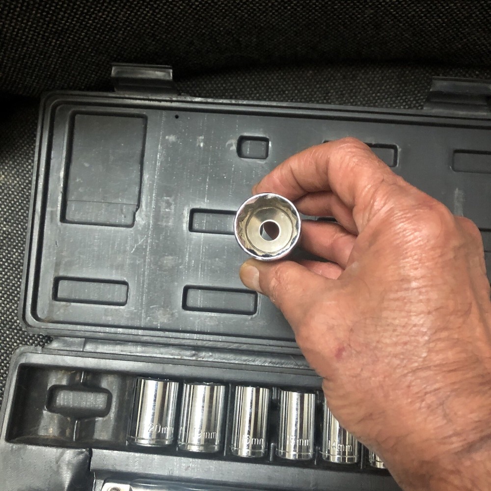 Draper Metric Socket Set, 1/2" Sq. Dr. (14Piece) 21mm piece is missing