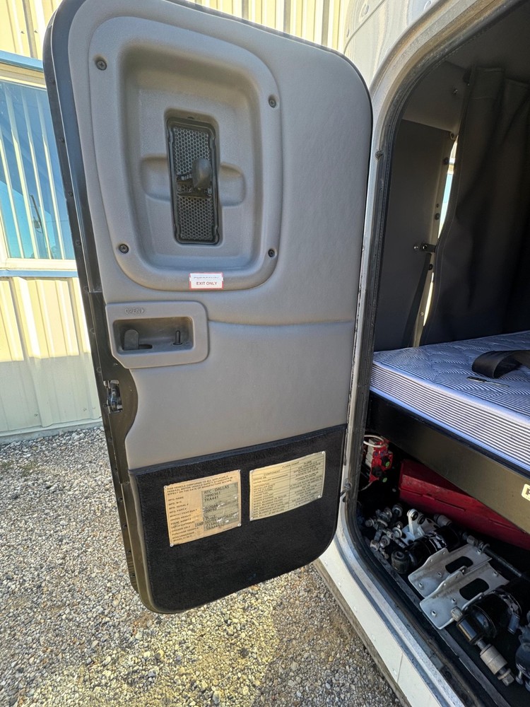 Peterbilt Sleeper 36" Flat top