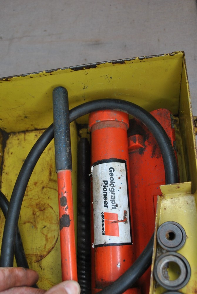 Geosource / ENERPAC 1/2" - 4” KNOCKOUT PUNCH & DIE SET HYDRAULIC PUMP RAM + CASE