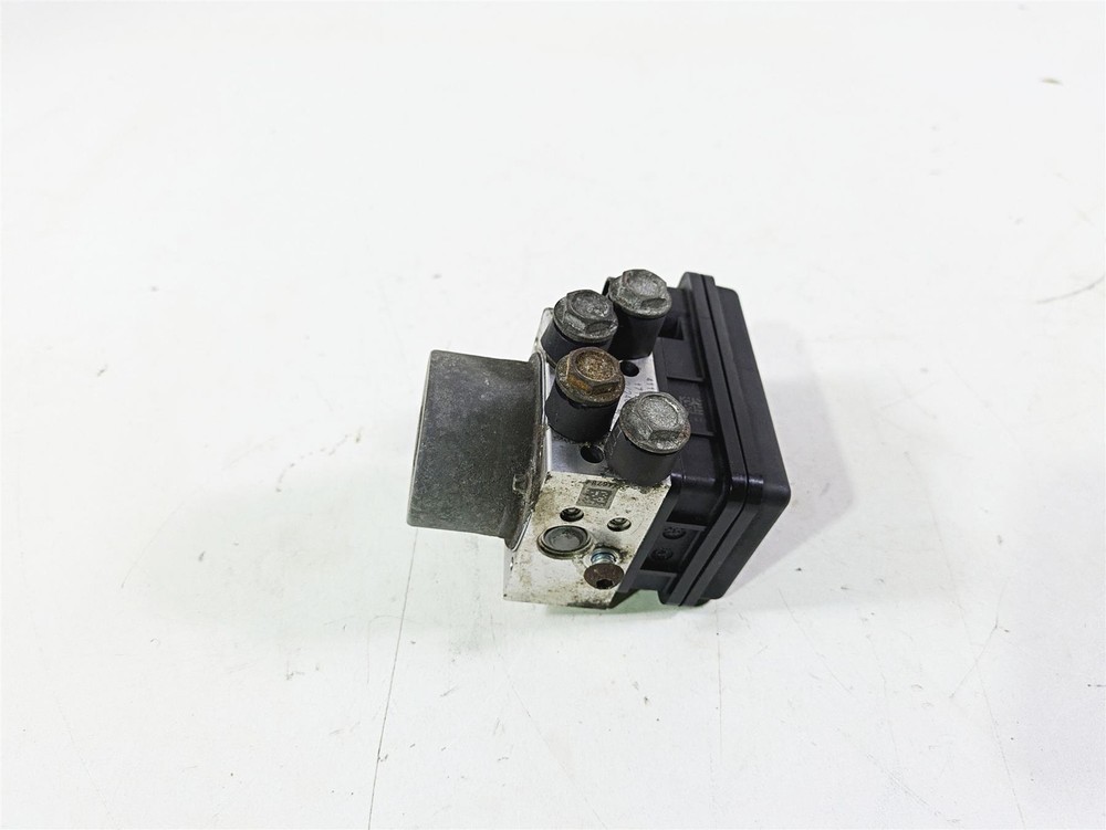 2018 Harley Softail FXFBS Fat Bob Abs Brake Pump Unit Module 41100043C