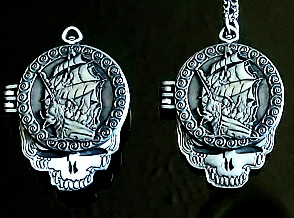 Grateful Dead pendant & Pin Set