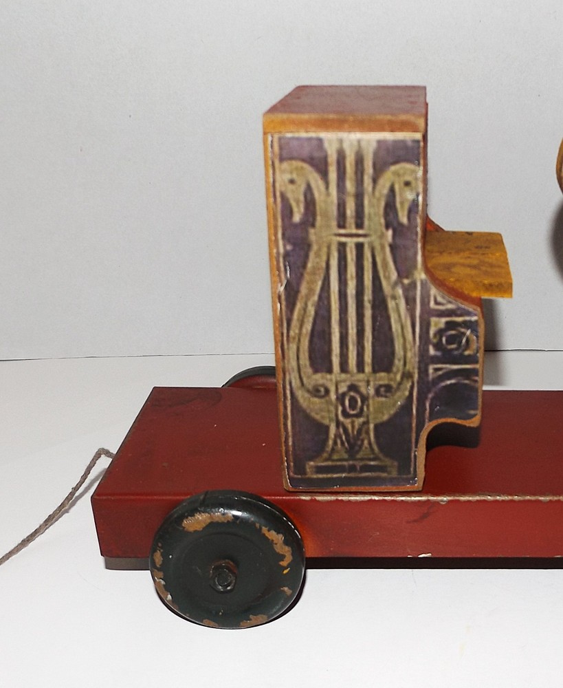 Reproduction Gong Bell Piano Player Mouse Pull Toy