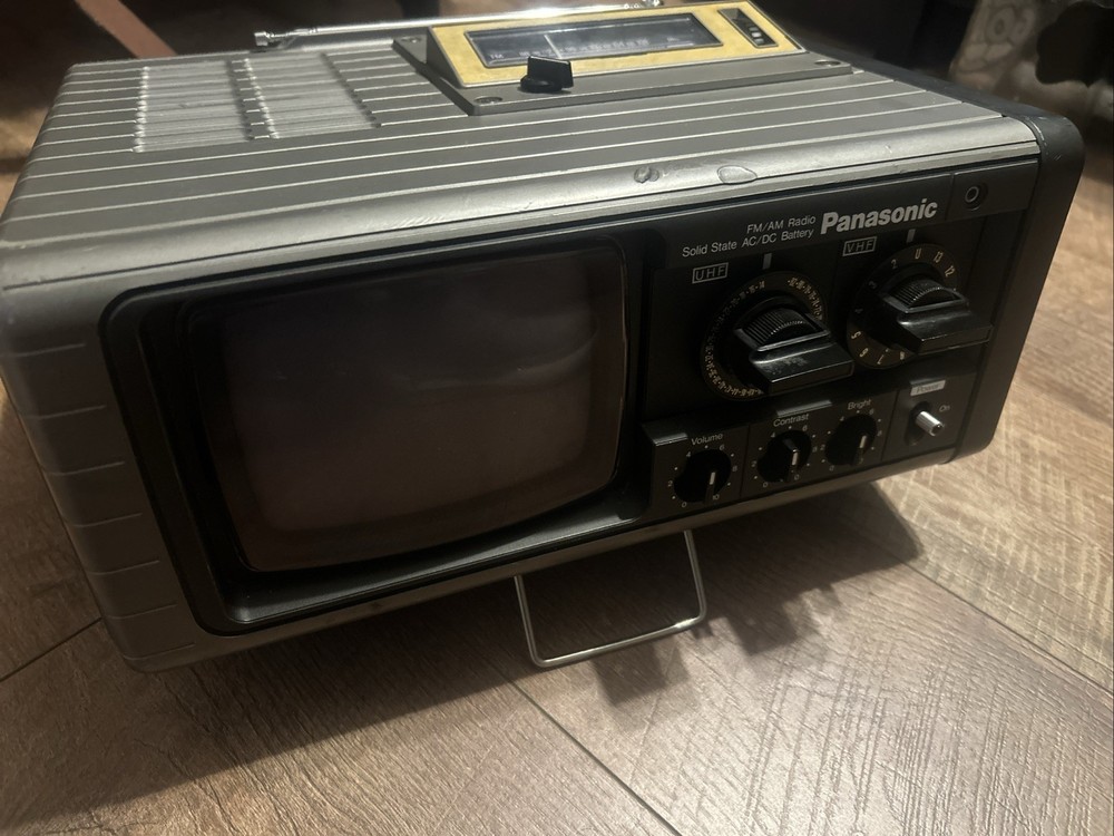 Panasonic Portable B/W TV Model TR-515A Solid State 70's Working Matsushita