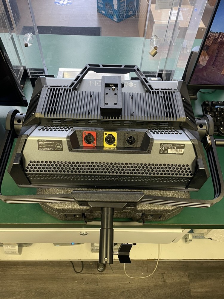 APUTURE NOVA P300C (EZ2006409)