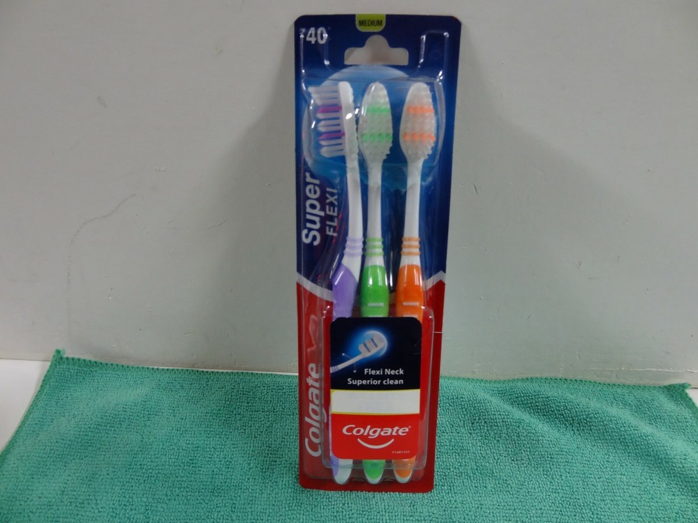 NEW Colgate Super Flexi Toothbrushes -3 Pack- Multi Color - MEDIUM