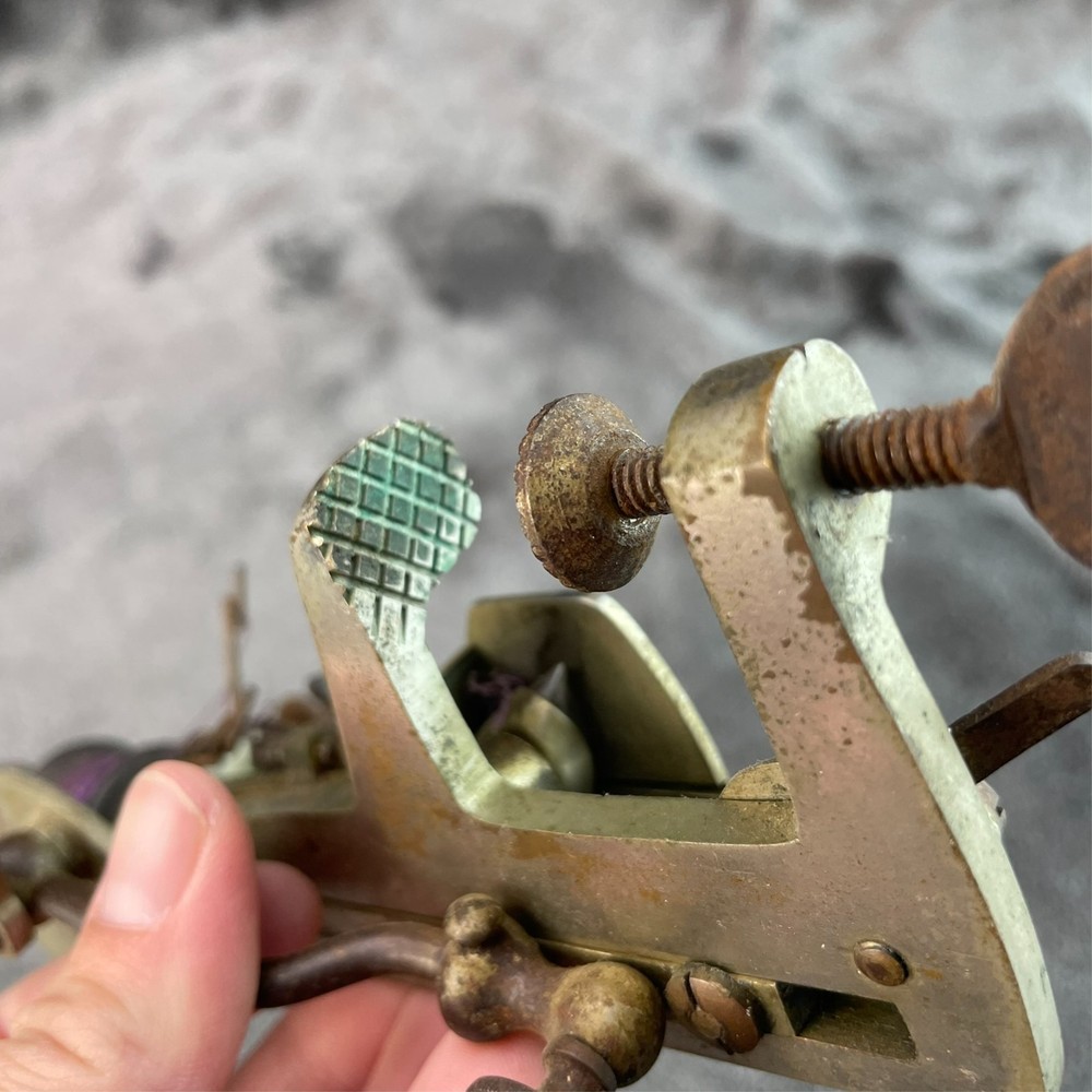 Moldacot Sewing Machine 9506