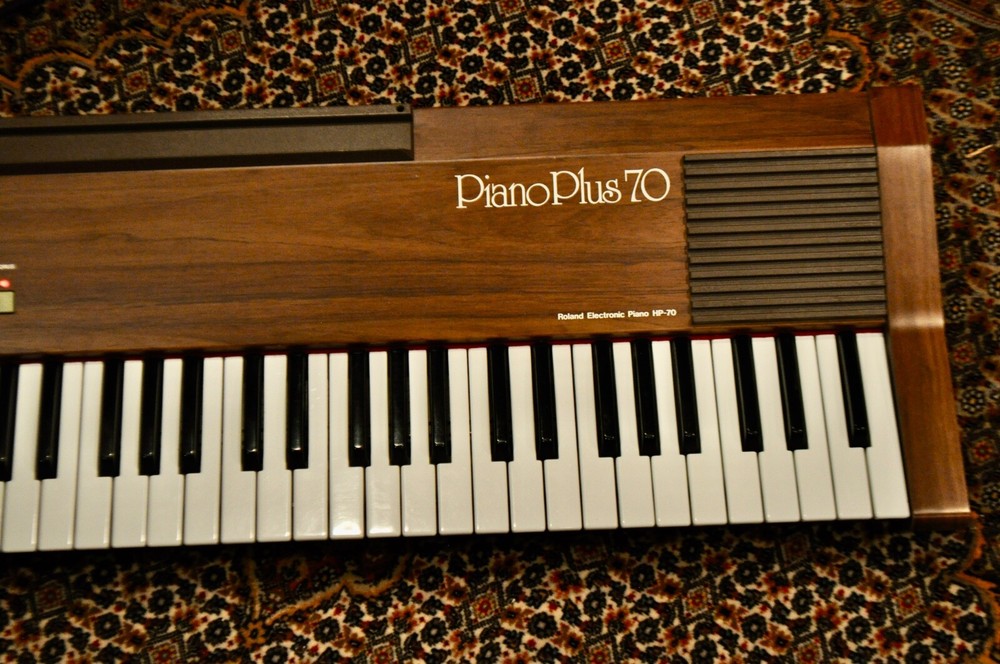 Roland HP-70 Piano Plus 70