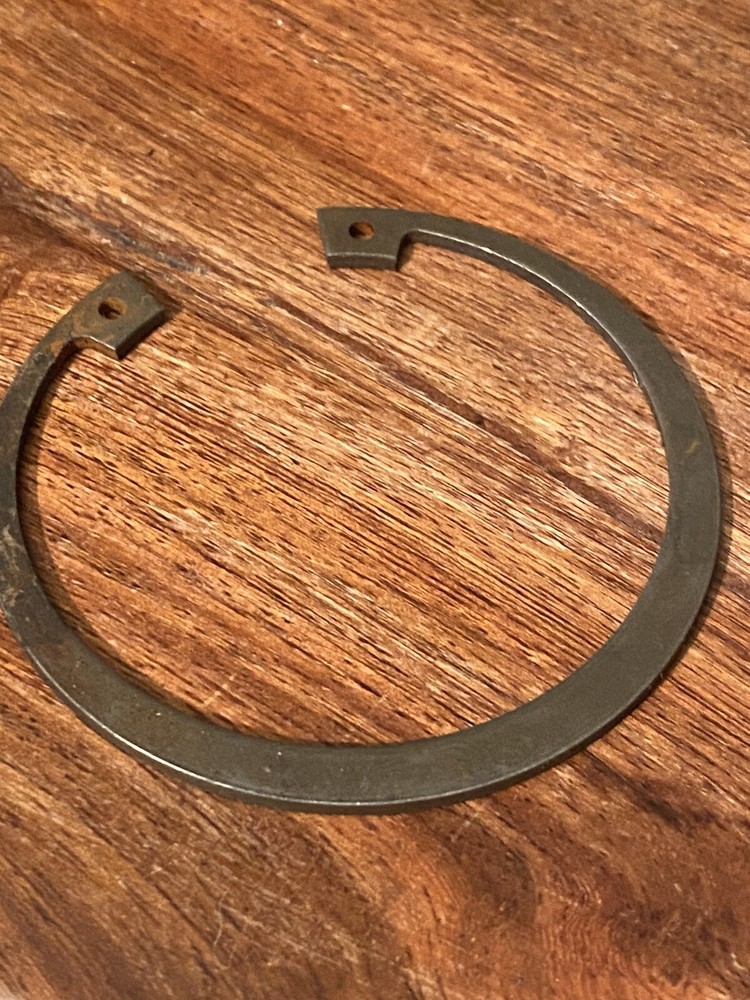 Norton Commando clutch bearing outer circlip 06 0754