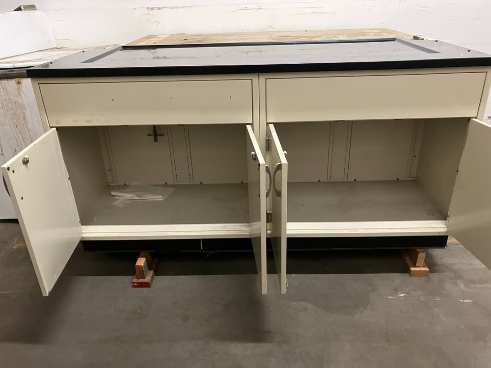 Modular Lab Bench Casework w/Epoxy Top 6'