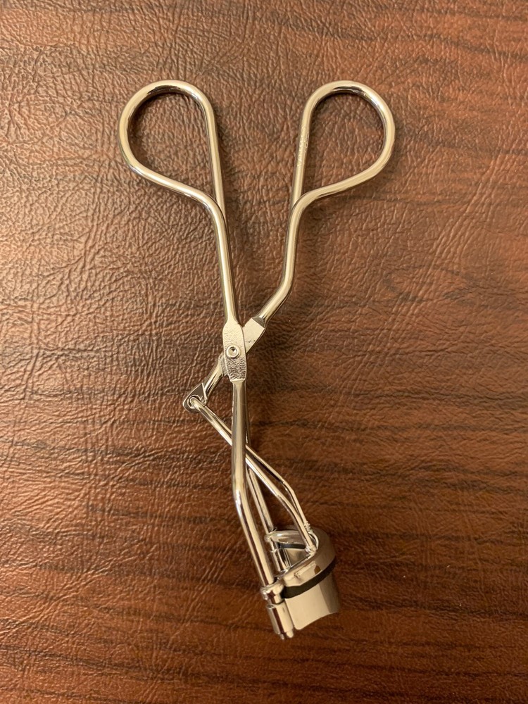 NEW- Silver Eyelash Curler Makeup Accessory Beauty Tool