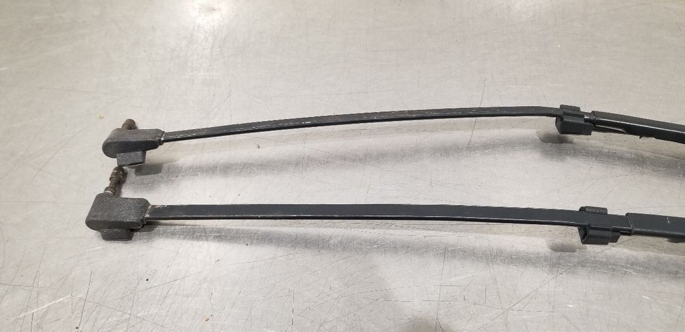 96 CHEVY IMPALA SS WINDSHIELD WIPER ARM SET PAIR
