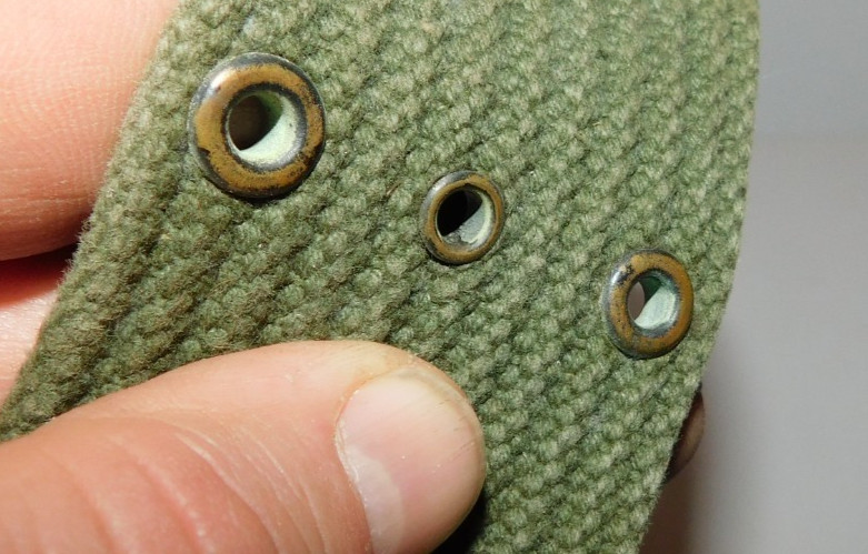 ADJUSTABLE VINTAGE MILITARY BELT