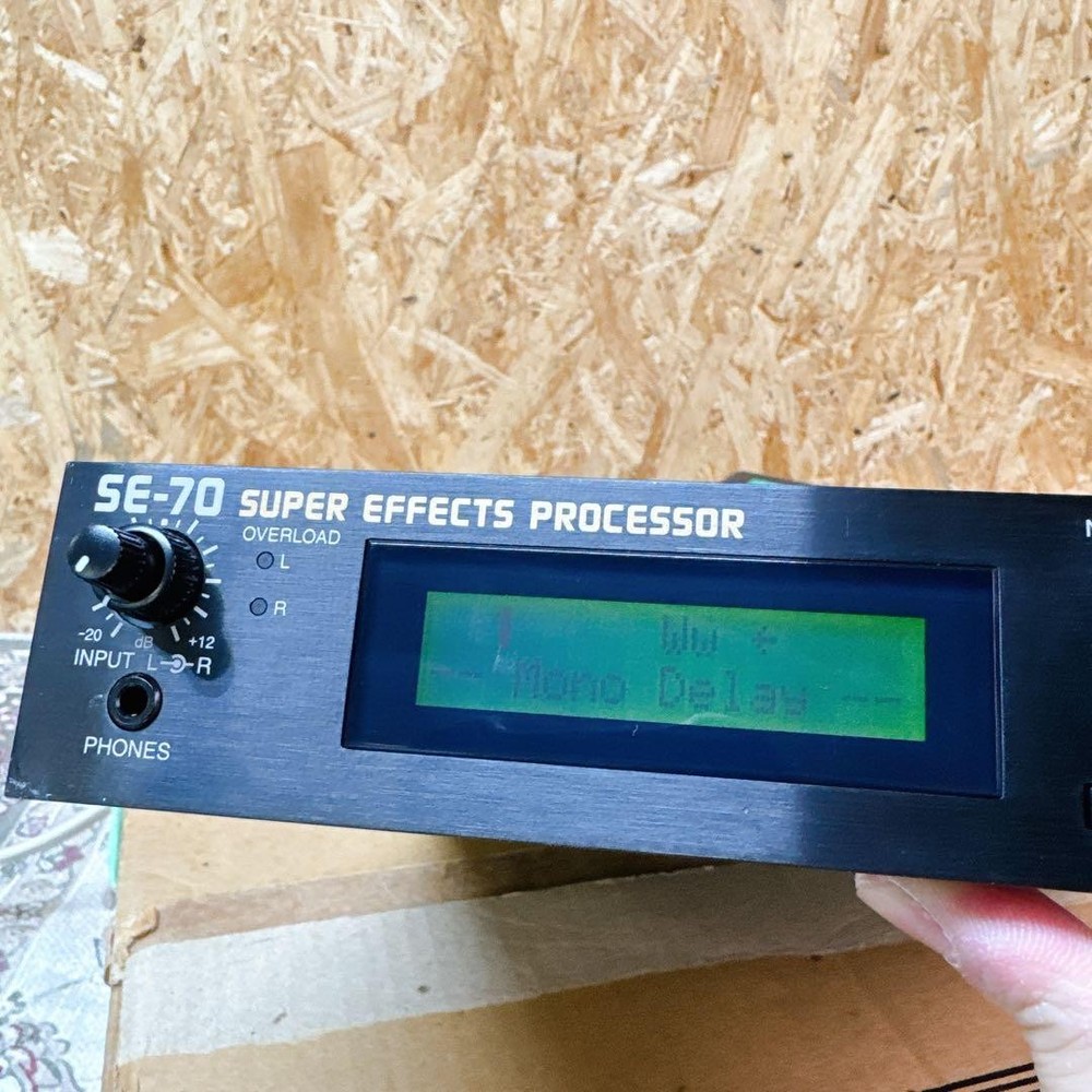 BOSS SE 70 Multi Effects Processor Guitar Pedal pre-owned condition Used
