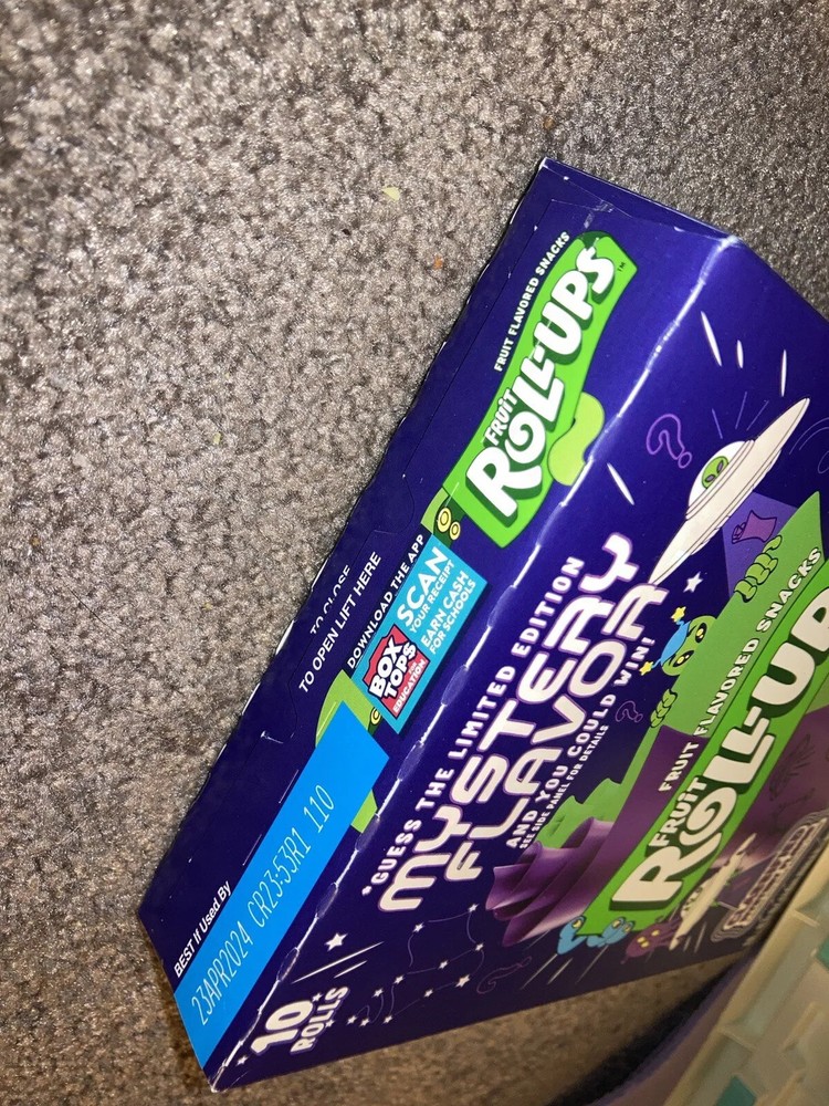 NEW FRUIT ROLL-UPS SNACK MYSTERY FLAVORED PACK BOX Sealed Limited Edition Aliens