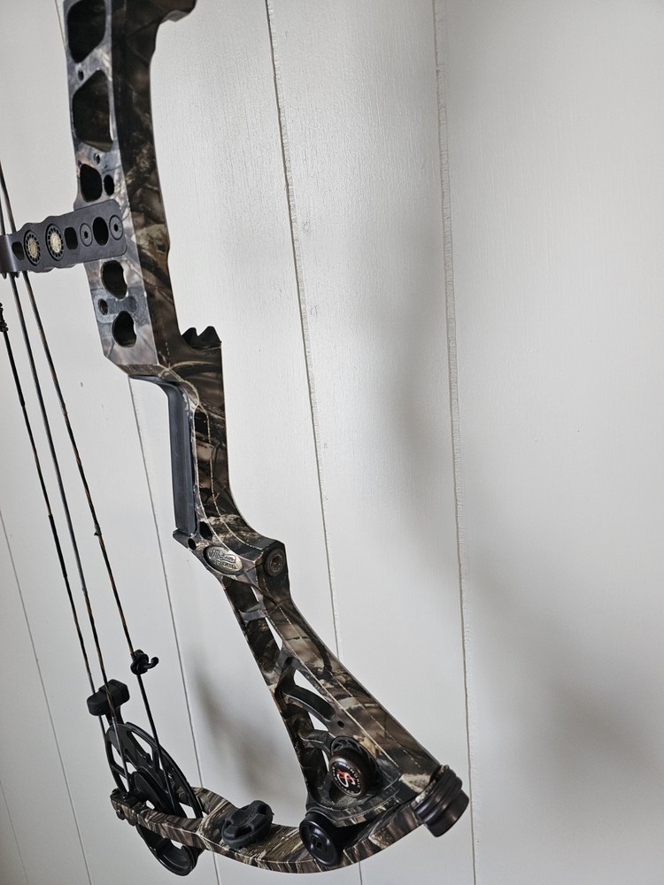 Mathews DXT Compound Bow