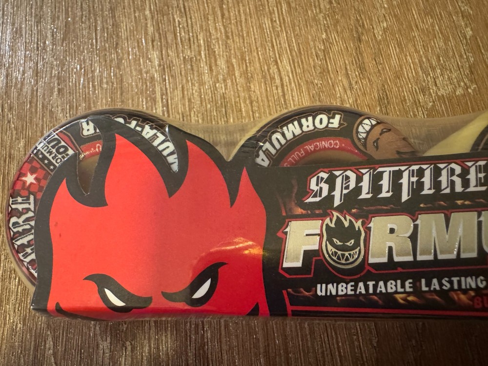 Spitfire formula four skateboard wheels 52mm w/ Red Bones Bearings