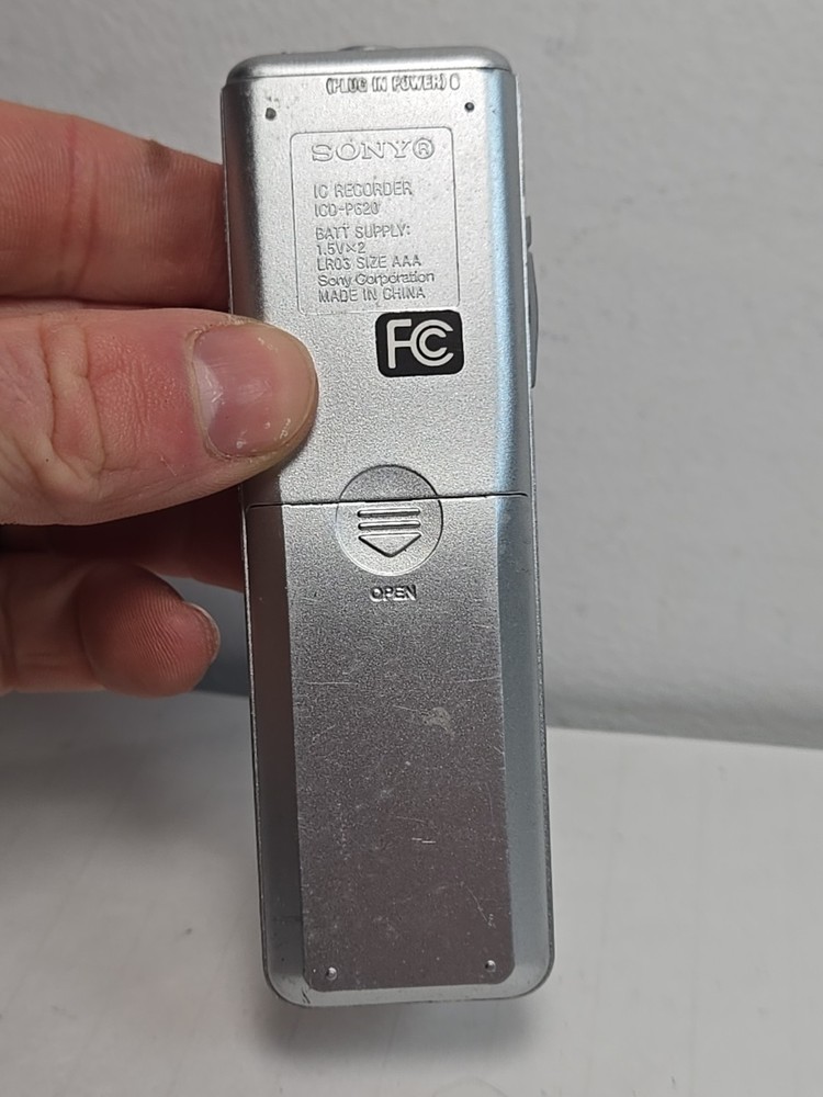 Sony ICD-P620 Handheld Digital Voice Recorder - TESTED & Works