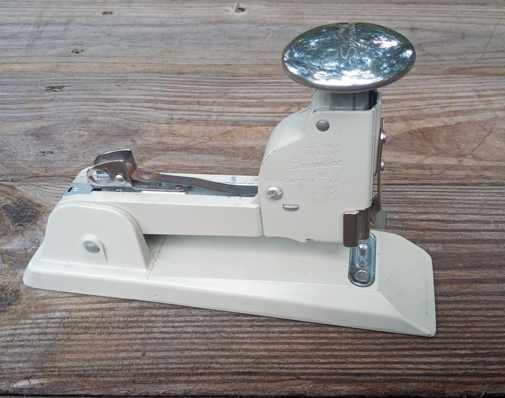 VINTAGE SWINGLINE No. 13 STAPLER (TESTED WORKING)