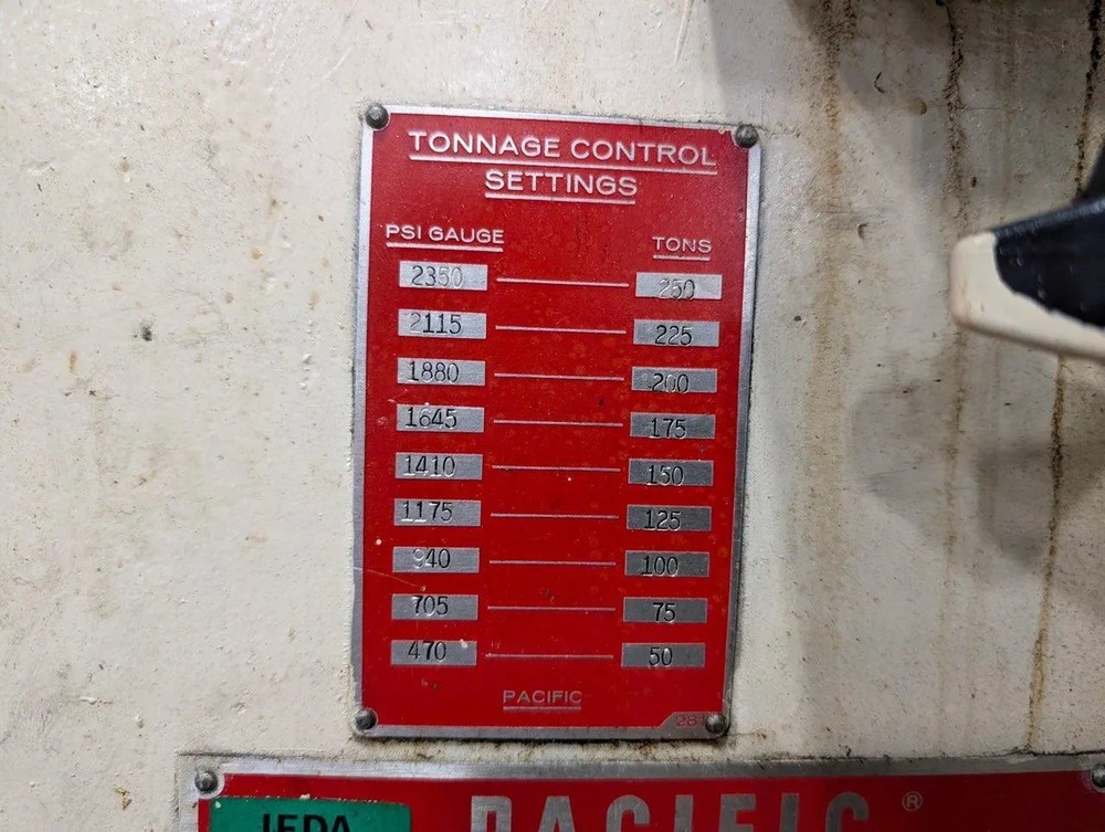 250 TON PACIFIC PRESSFORMER