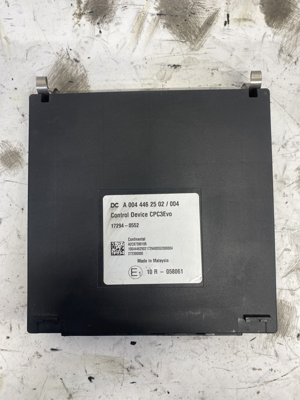2019 Freightliner Cascadia 126 Common Powertrain Control Module A004 (586-10598)