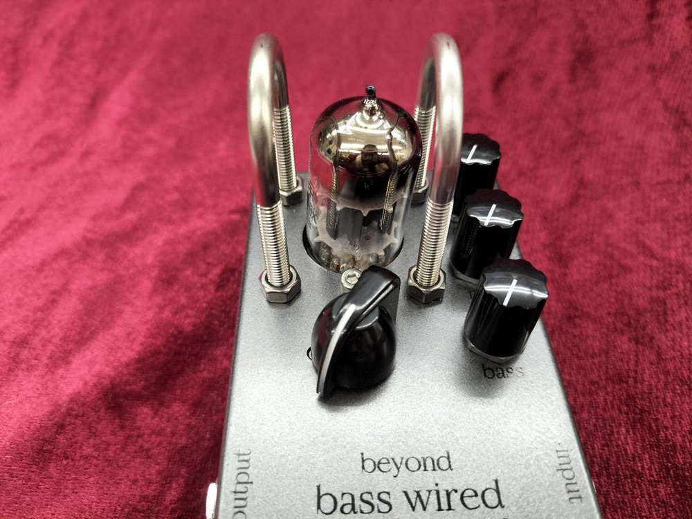 BEYOND / BASS WIRED 2S (260425)