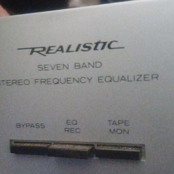Realistic 31-1989 Seven Band Stereo Analog Equalizer Silver RCA Inputs Outputs