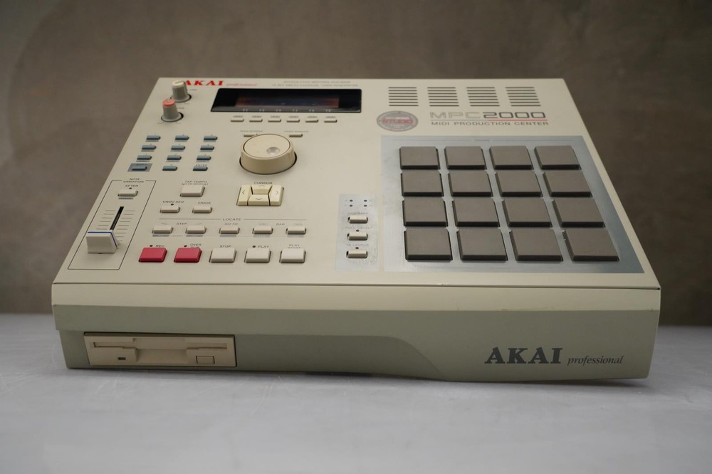 Akai MPC2000 STUDIO Loaded Extra Disks #58881