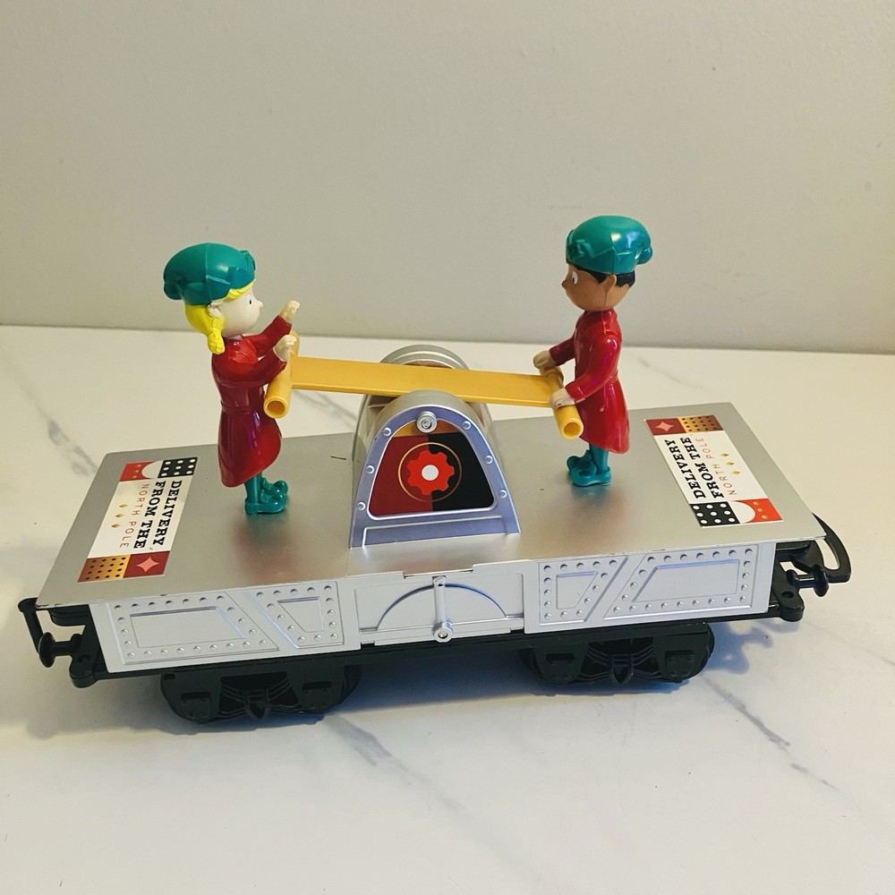 FAO Schwarz Motorized Classic Train Set Plus Tracks