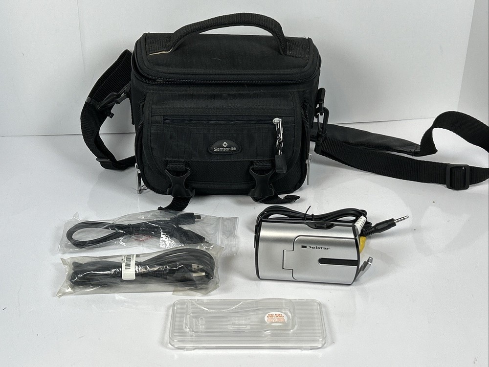 Delstar DV Handheld Camcorder Bundle Complete With Charging Cords Tested Works!