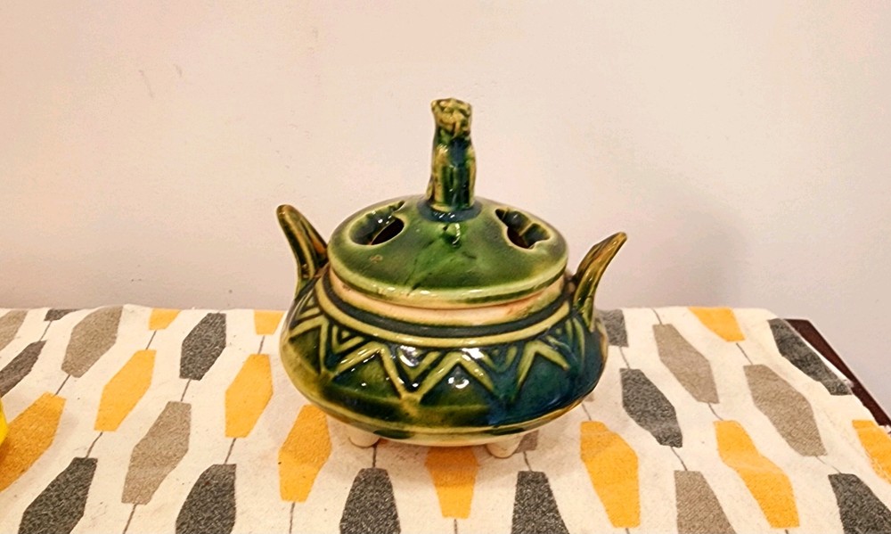 Vintage Asian Foo Dog Ceramic Incense Burner