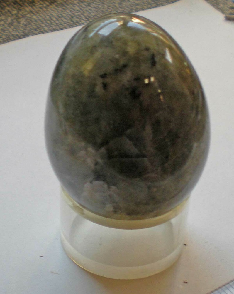 Labradorite Egg Carving Finland sc1075