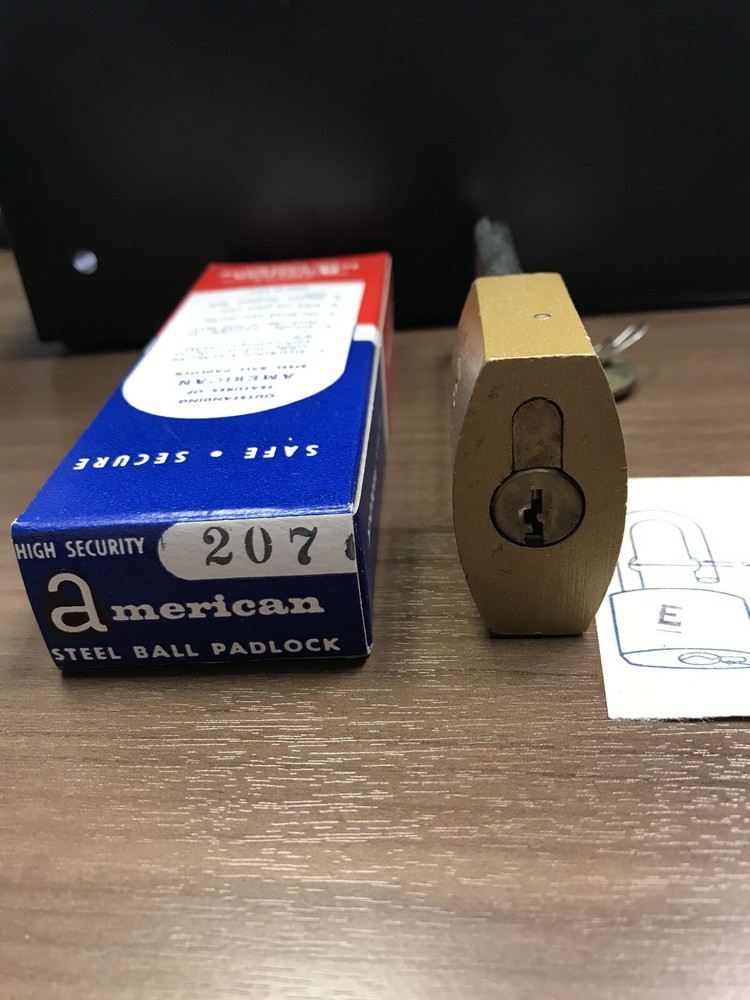 Vintage American Lock Padlock, Model # 207, Keyed Different (KD), NOS