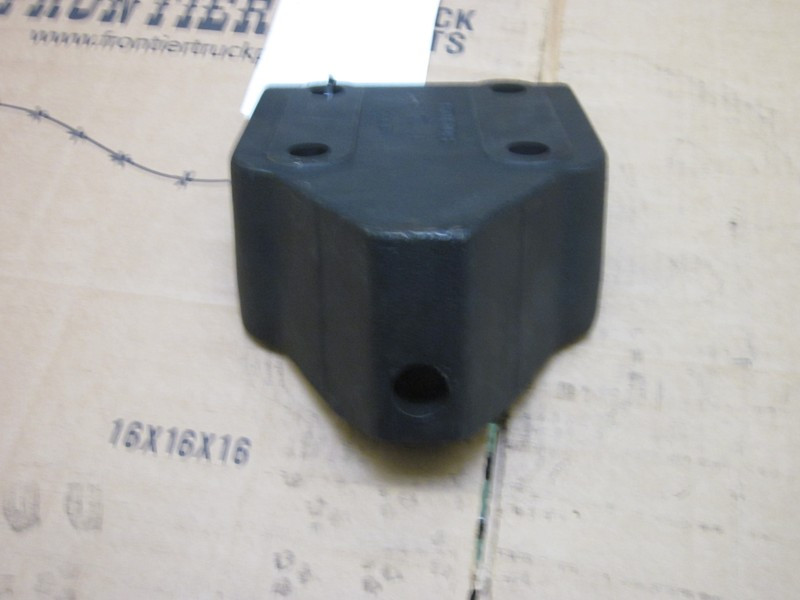 Cummins M11 Engine Mount 1664760C5 (548-10612)
