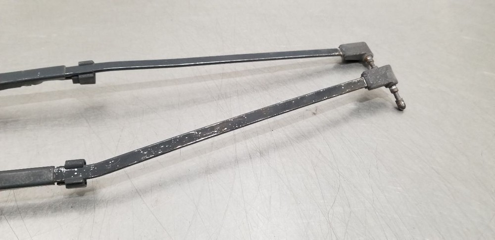 96 CHEVY IMPALA SS WINDSHIELD WIPER ARM SET PAIR