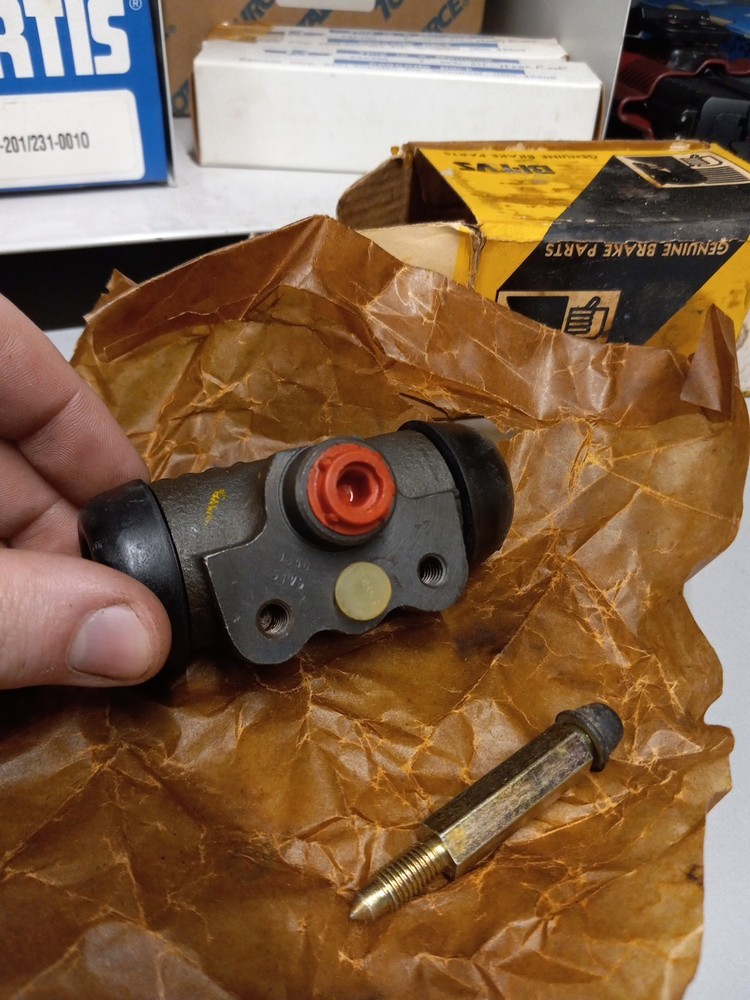 Clark Forklift Wheel Cylinder CL121891