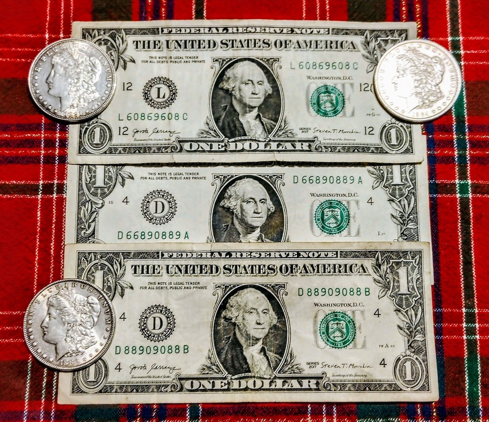 (3) FLIPPER FANCY SERIAL NUMBER $1 NOTES!!! 2 BOOKEND AND REPEATING!!! Error!