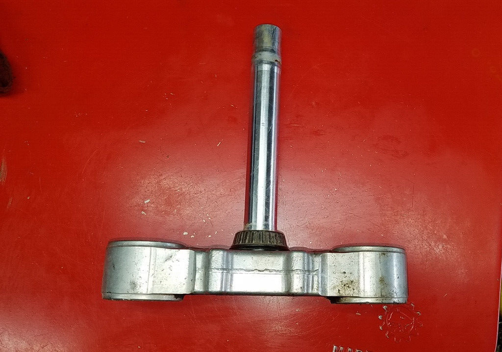 KTM 360 EXC 1996 BOTTTOM TRIPLE TREE FORK PLATE